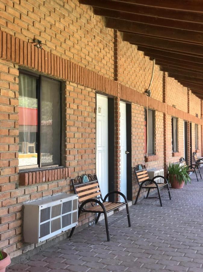 Hotel Y Balneario Ojo Caliente Camargo Kültér fotó
