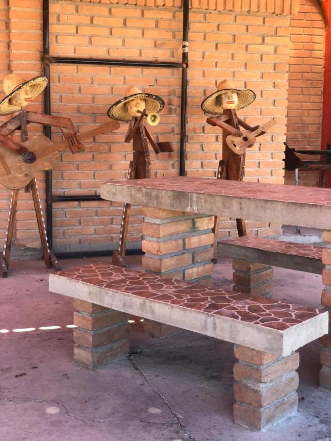 Hotel Y Balneario Ojo Caliente Camargo Kültér fotó