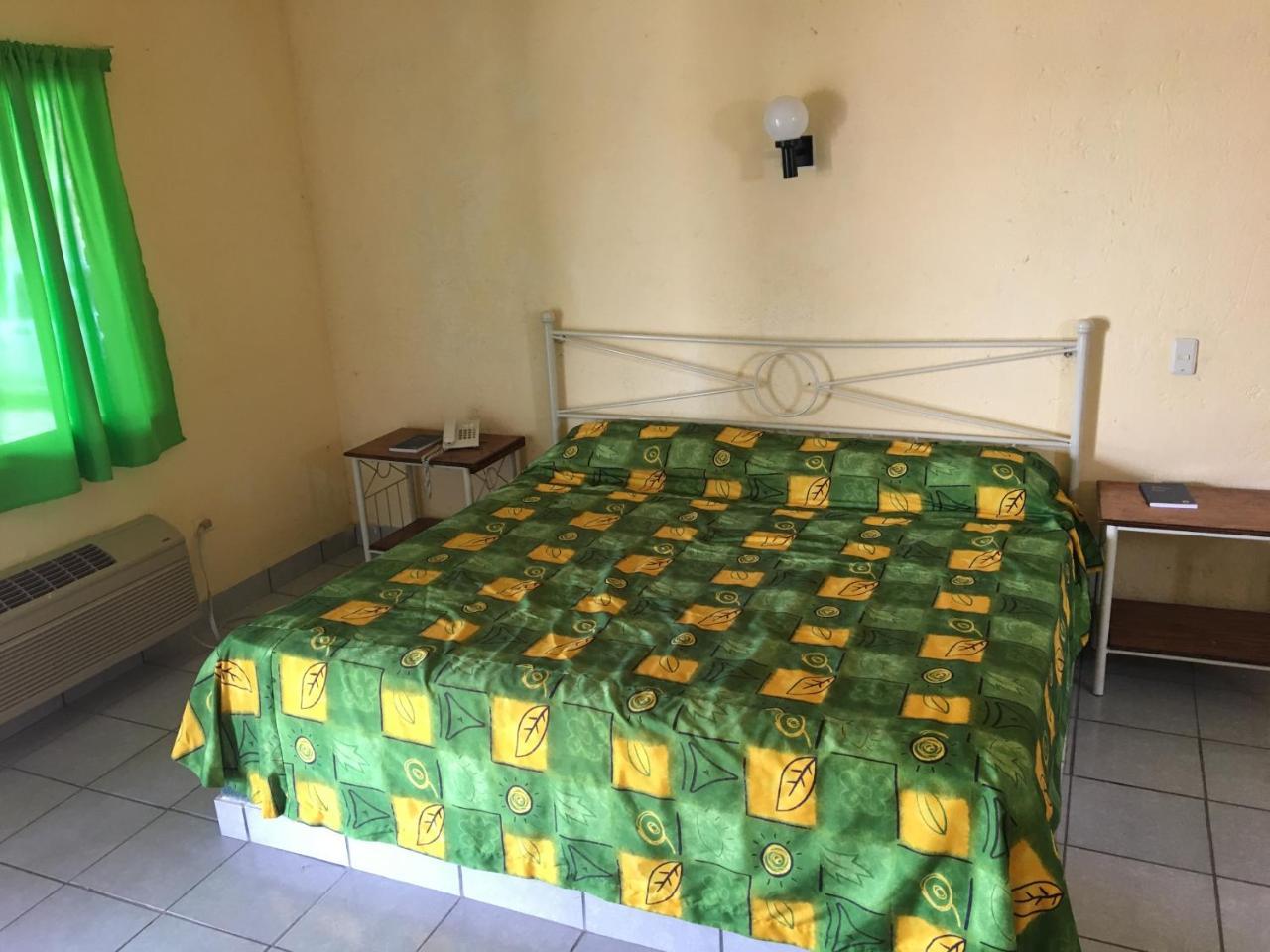Hotel Y Balneario Ojo Caliente Camargo Kültér fotó